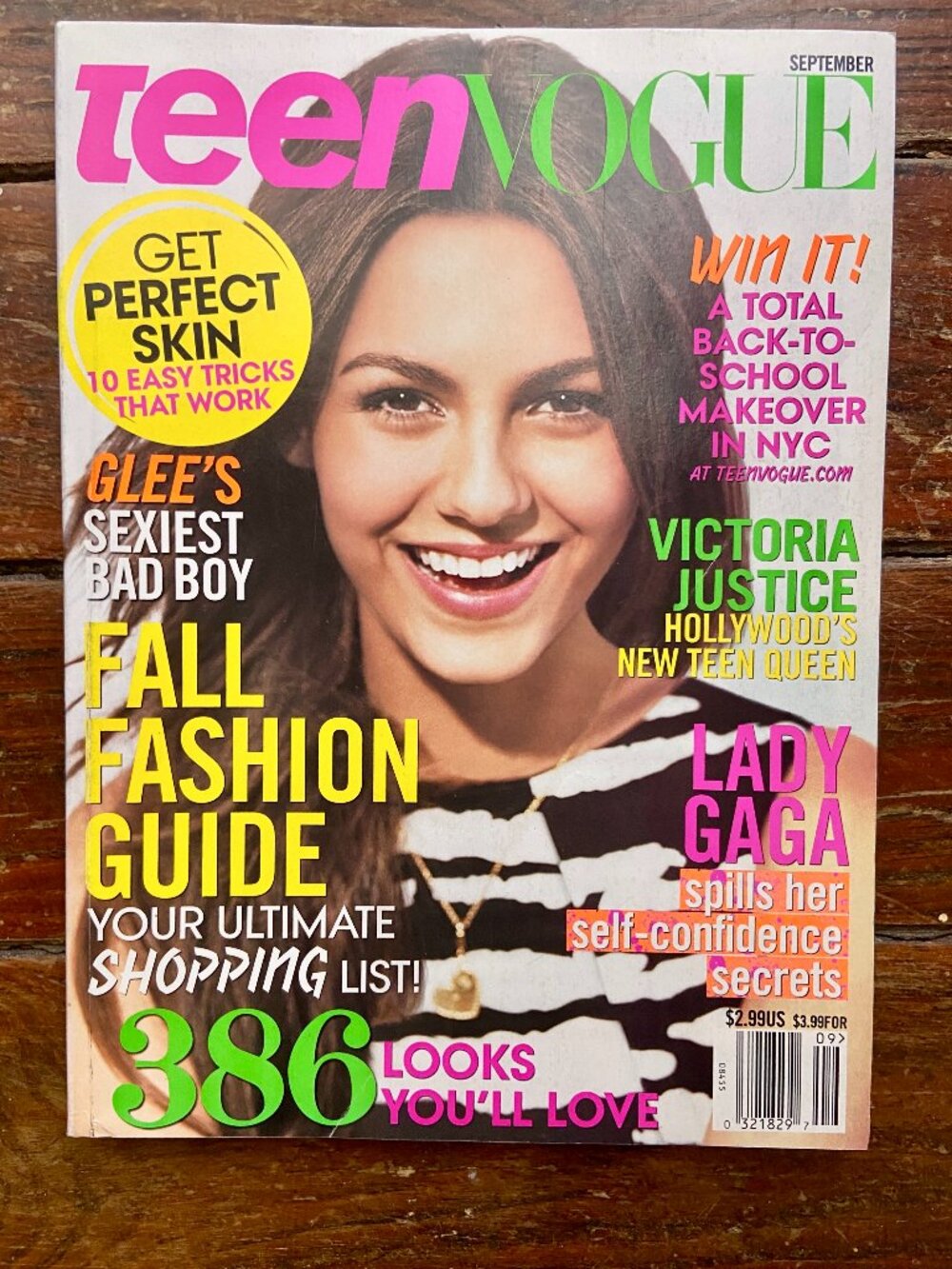 Teen Vogue Magazine October 2010 Justin Bieber, Selena Gomez, Nikki Reed, Emma S